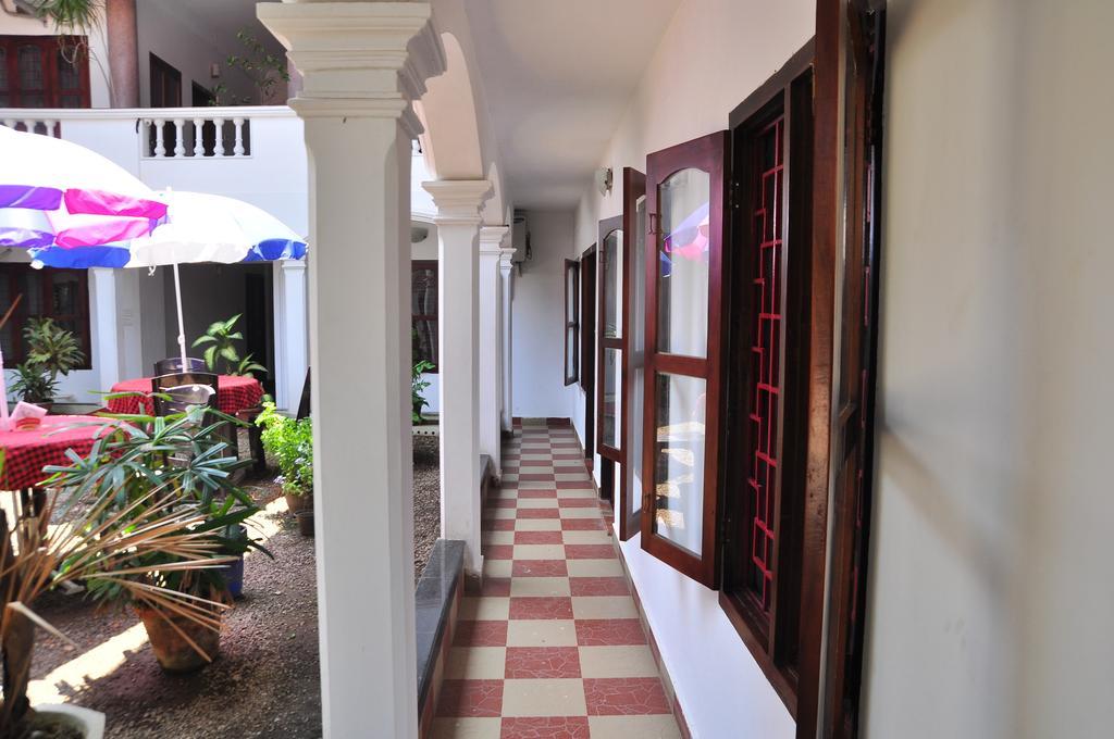 Bed and Breakfast Toms Old Mansion à Kochi Extérieur photo